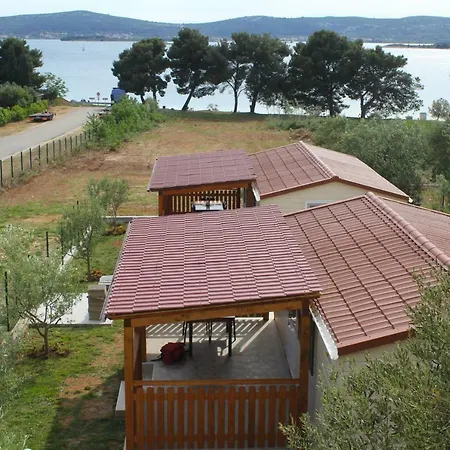Mobile House Danijel 度假居 *